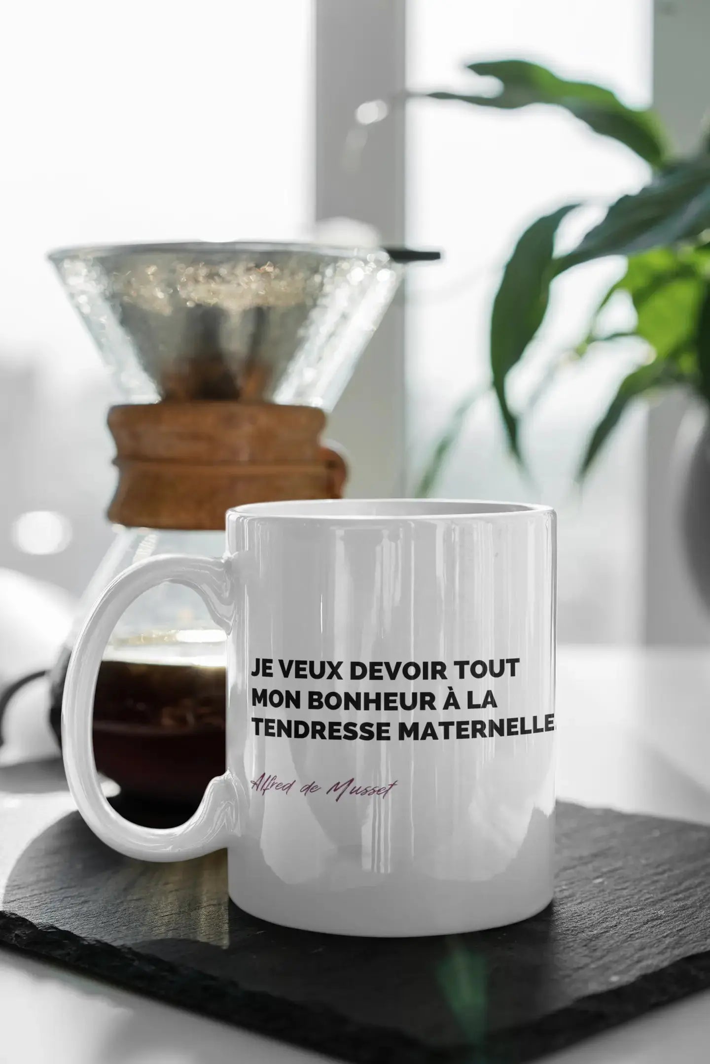 Mug / Tasse Citation Alfred de Musset tendresse maternelle (vue en situation) - Place des Images