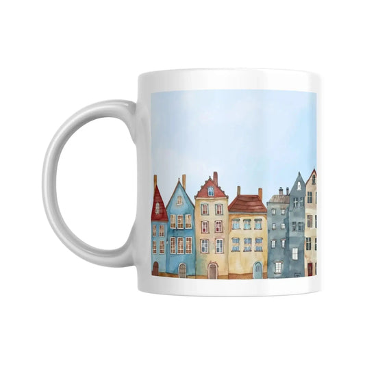 Mug en céramique blanche avec illustration panoramique de maisons colorées style ville européenne ancienne. Vue 1 - Place des Images