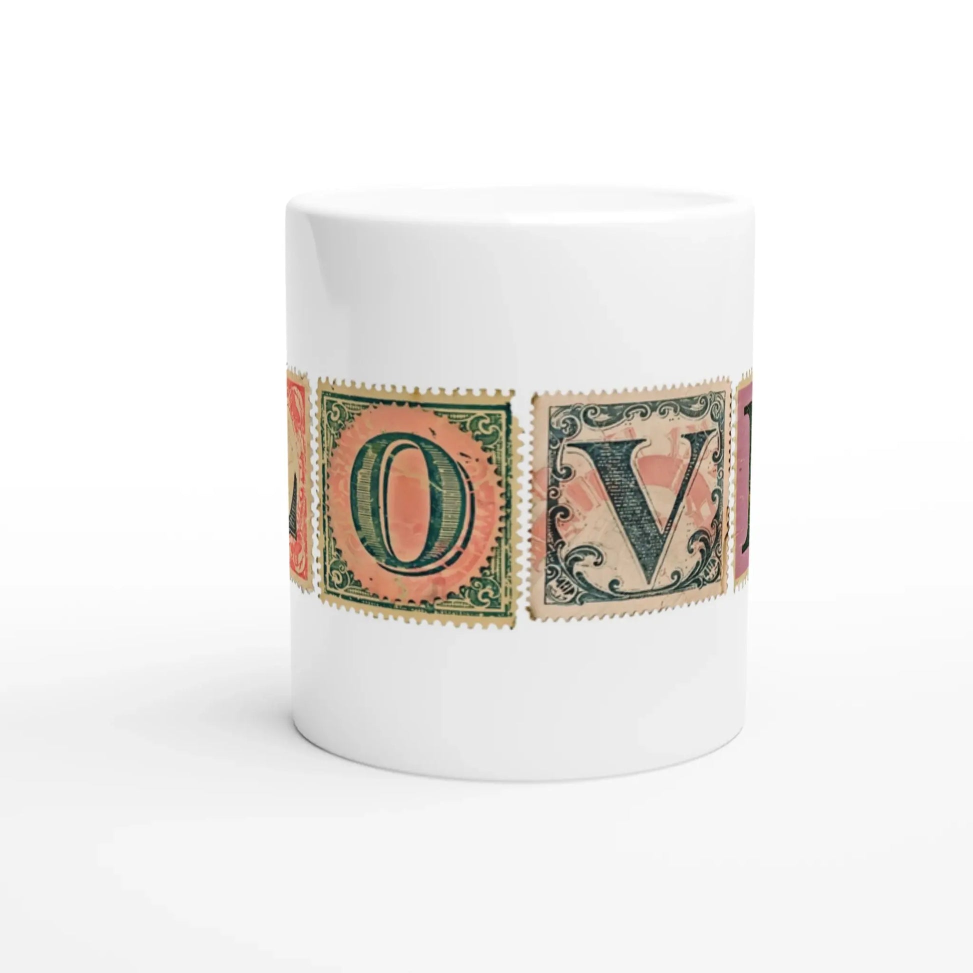 Mug cadeau avec le mot Love en lettres façon timbre poste vintage - Vue centrale